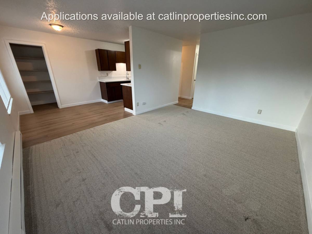 Apartment for rent at 3314 Maple St, Longview, WA 98632