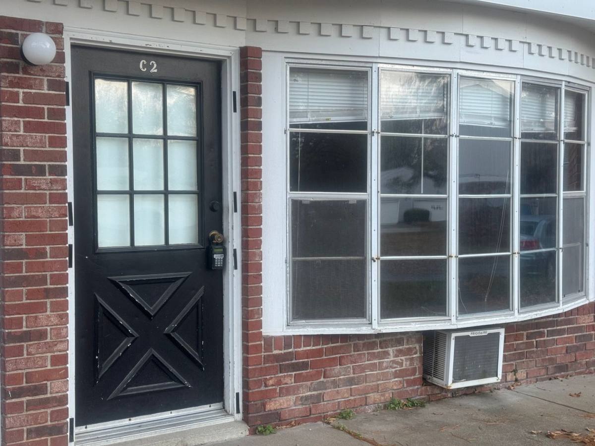 Apartment for rent at 400 N Westridge, Carbondale, IL 62901