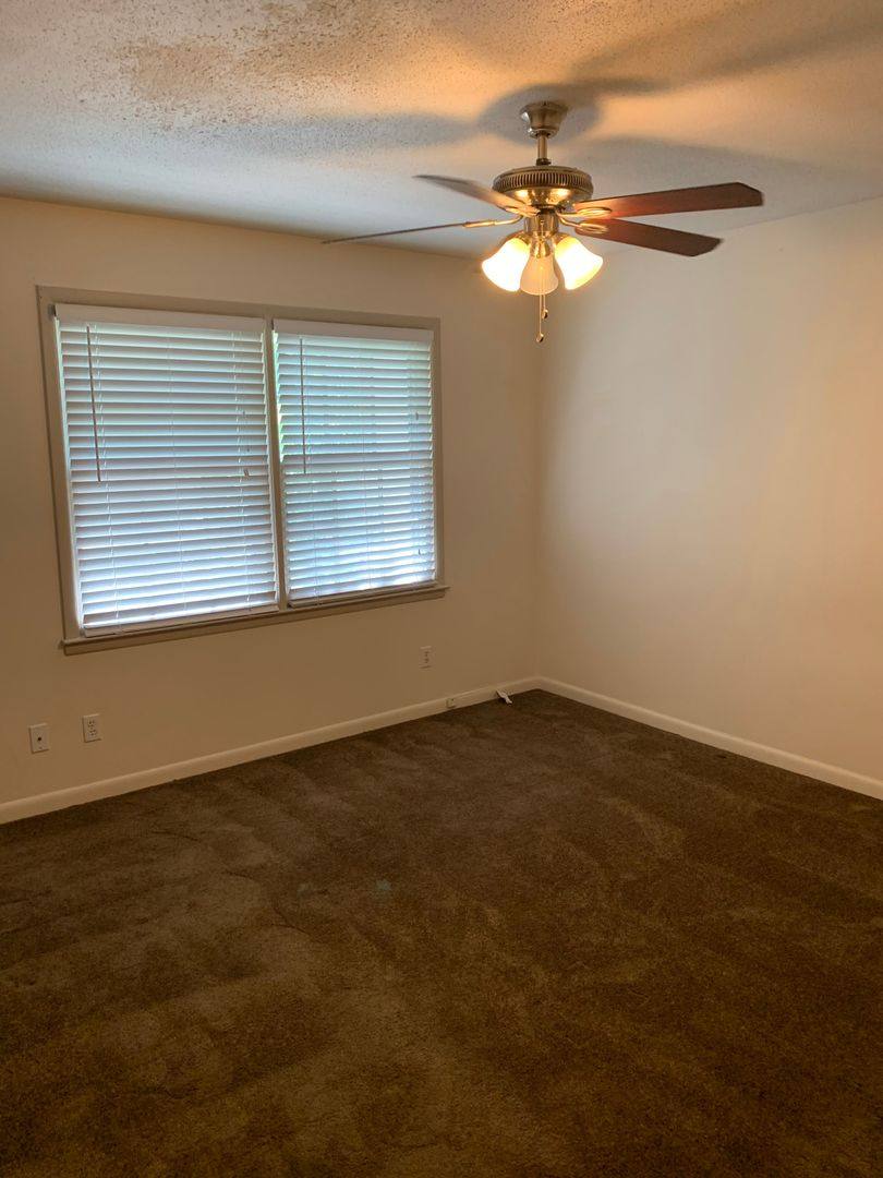 Townhouse for rent at 455 Mall Blvd, Savannah, GA 31405