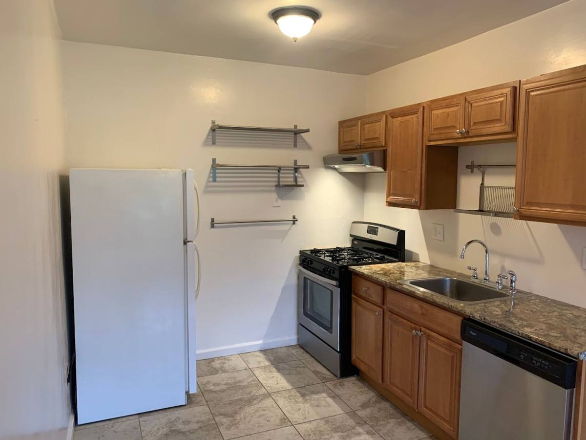 Apartment for rent at 1927 Murray, Pittsburgh, PA 15217