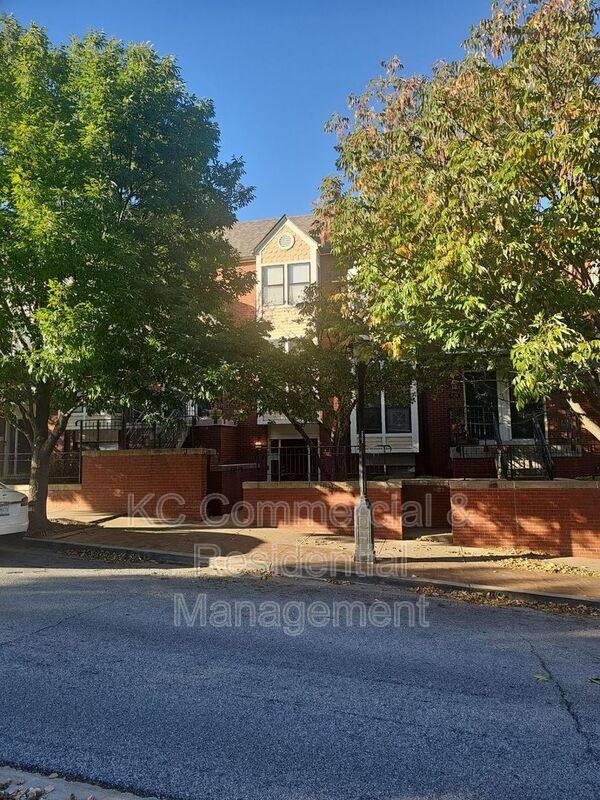 Condo for rent at 530 W 10th St #530, Kansas City, MO 64105