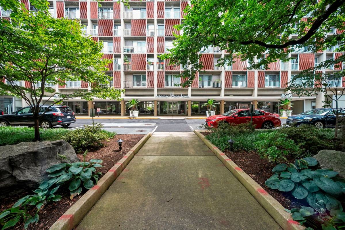Condo for rent at 800 4th St SW, Washington, DC 20024