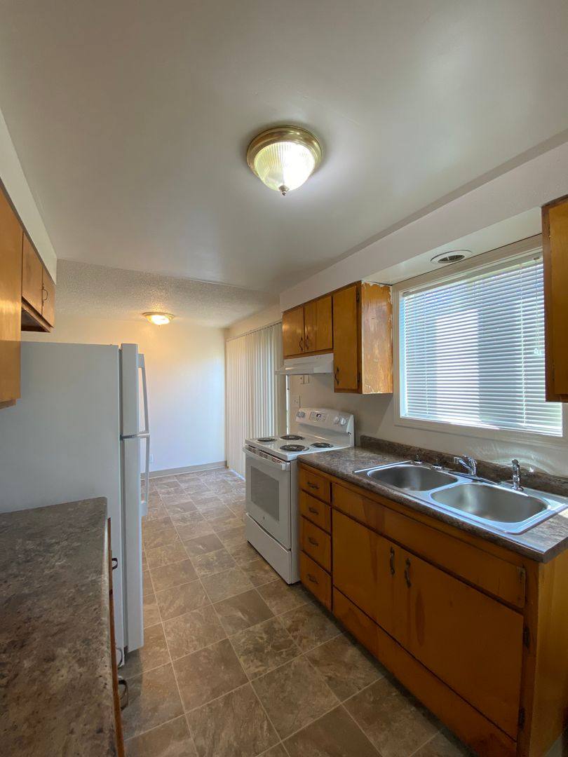 Apartment for rent at 92 N 8th St, Creswell, OR 97426
