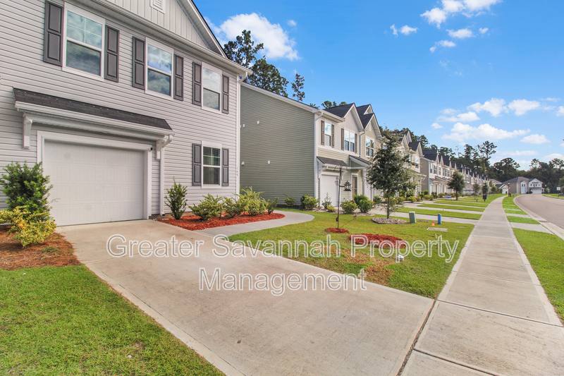 Townhouse for rent at 148 Benelli Dr, Pooler, GA 31322