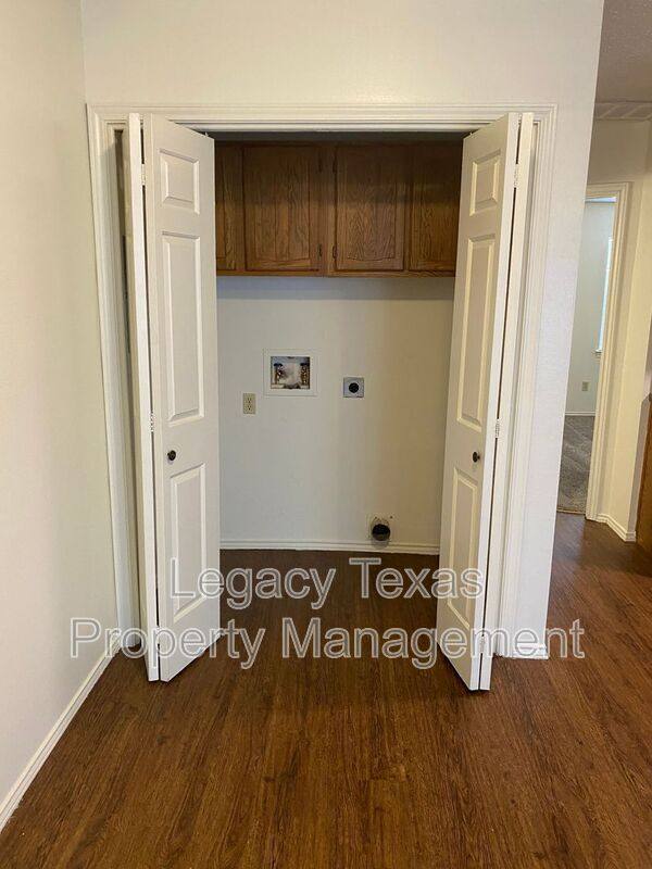 Apartment for rent at 1412 Courtney Place #A, Cleburne, TX 76033