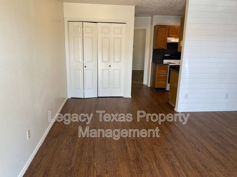 Apartment for rent at 1412 Courtney Place #A, Cleburne, TX 76033