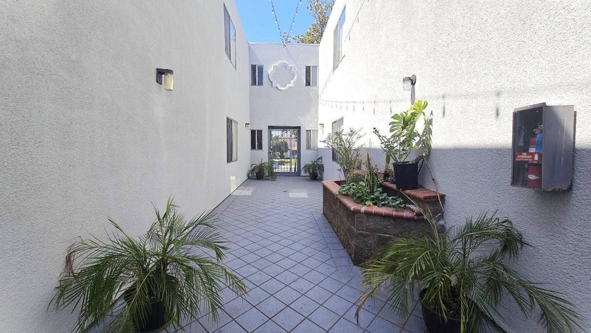 Apartment for rent at 14242 Roscoe Blvd, Panorama City, CA 91402