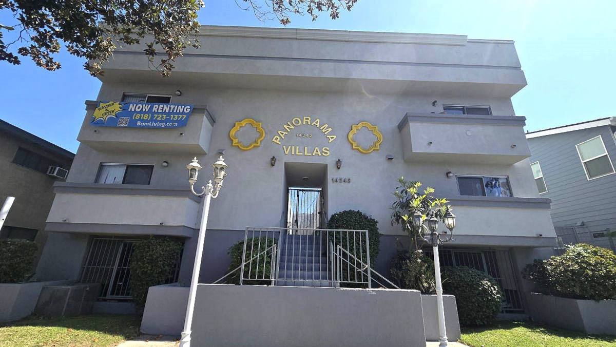 Apartment for rent at 14242 Roscoe Blvd, Panorama City, CA 91402
