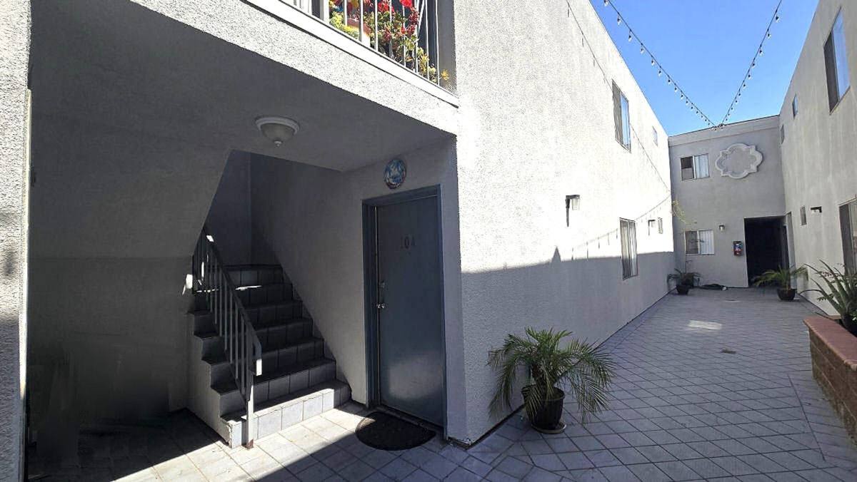 Apartment for rent at 14242 Roscoe Blvd, Panorama City, CA 91402