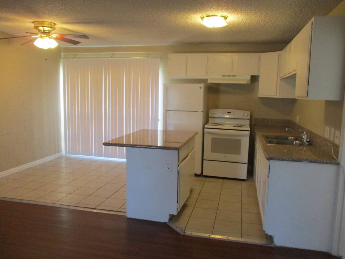 Apartment for rent at 2933 Elm Ave, Las Vegas, NV 89101