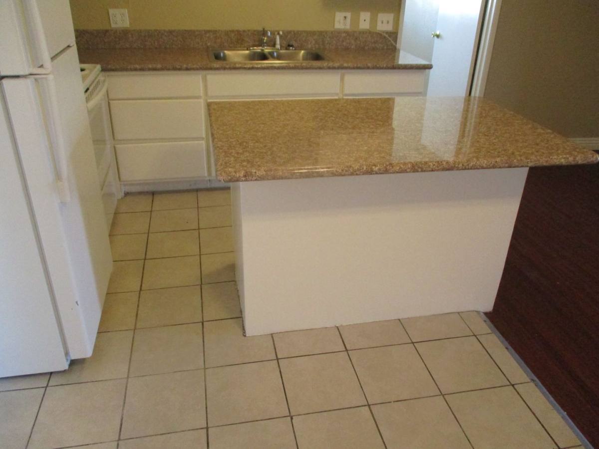 Apartment for rent at 2933 Elm Ave, Las Vegas, NV 89101