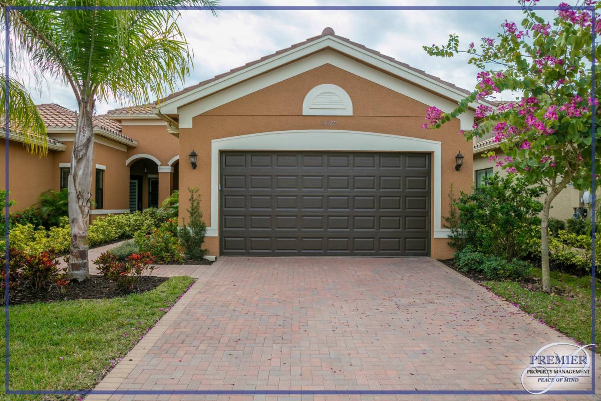 House for rent at 13379 Silktail Dr, Naples, FL 34109
