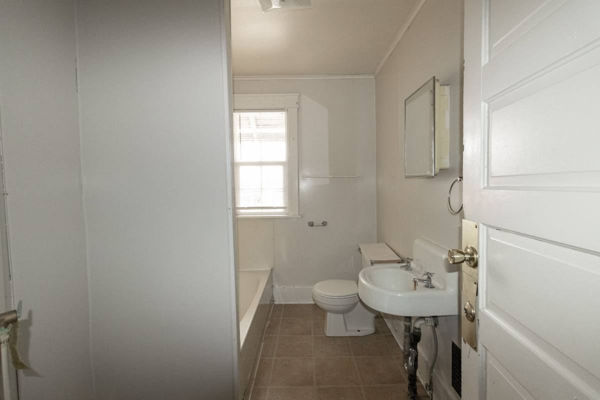 Apartment for rent at 1107 E Walnut St, Columbia, MO 65201