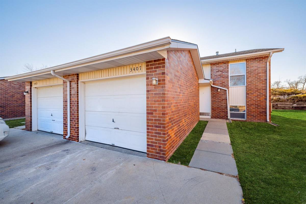 Townhouse for rent at 3421 Portia St, Lincoln, NE 68521