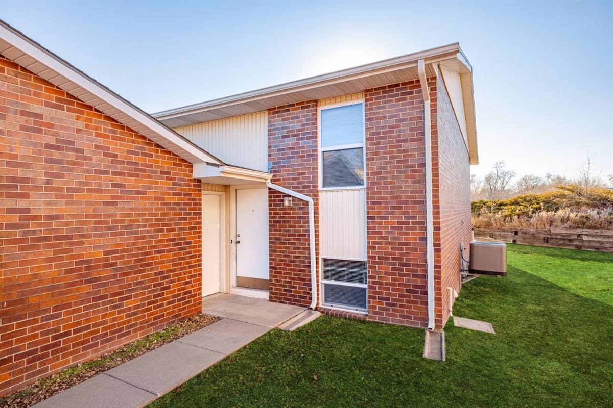 Townhouse for rent at 3421 Portia St, Lincoln, NE 68521