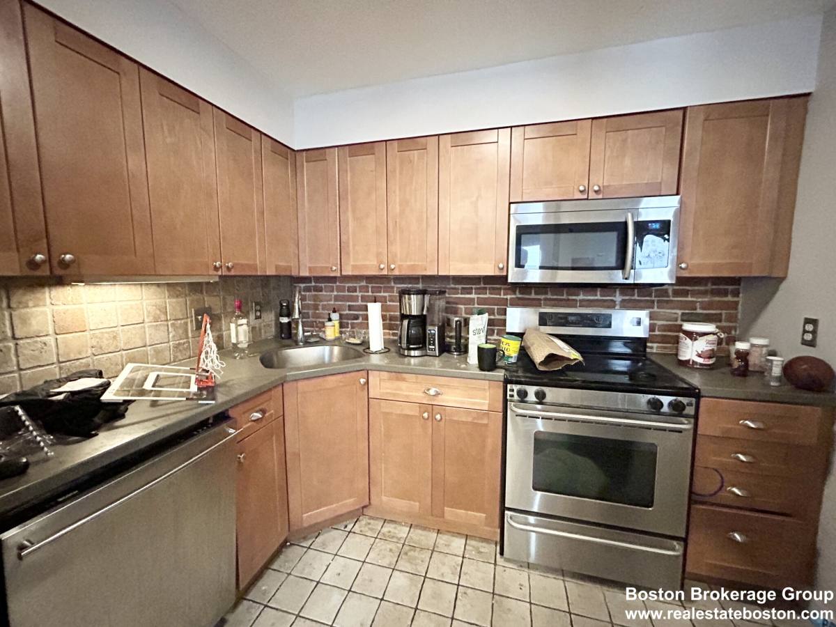 Apartment for rent at 73 Gainsborough St #201, Boston, MA 02115