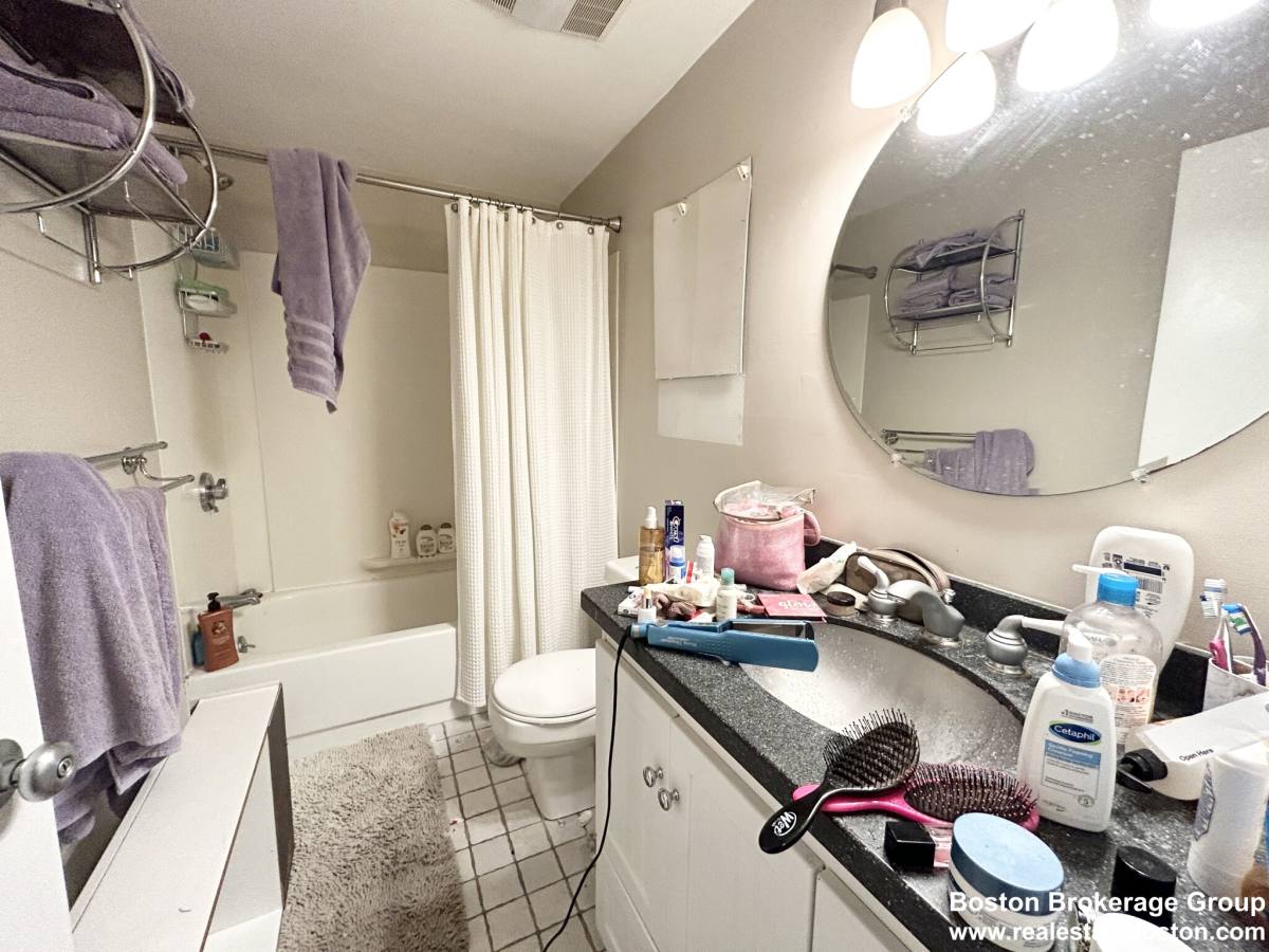 Apartment for rent at 73 Gainsborough St #201, Boston, MA 02115
