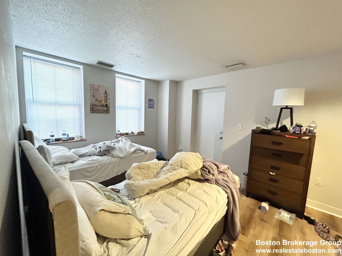 Apartment for rent at 73 Gainsborough St #201, Boston, MA 02115