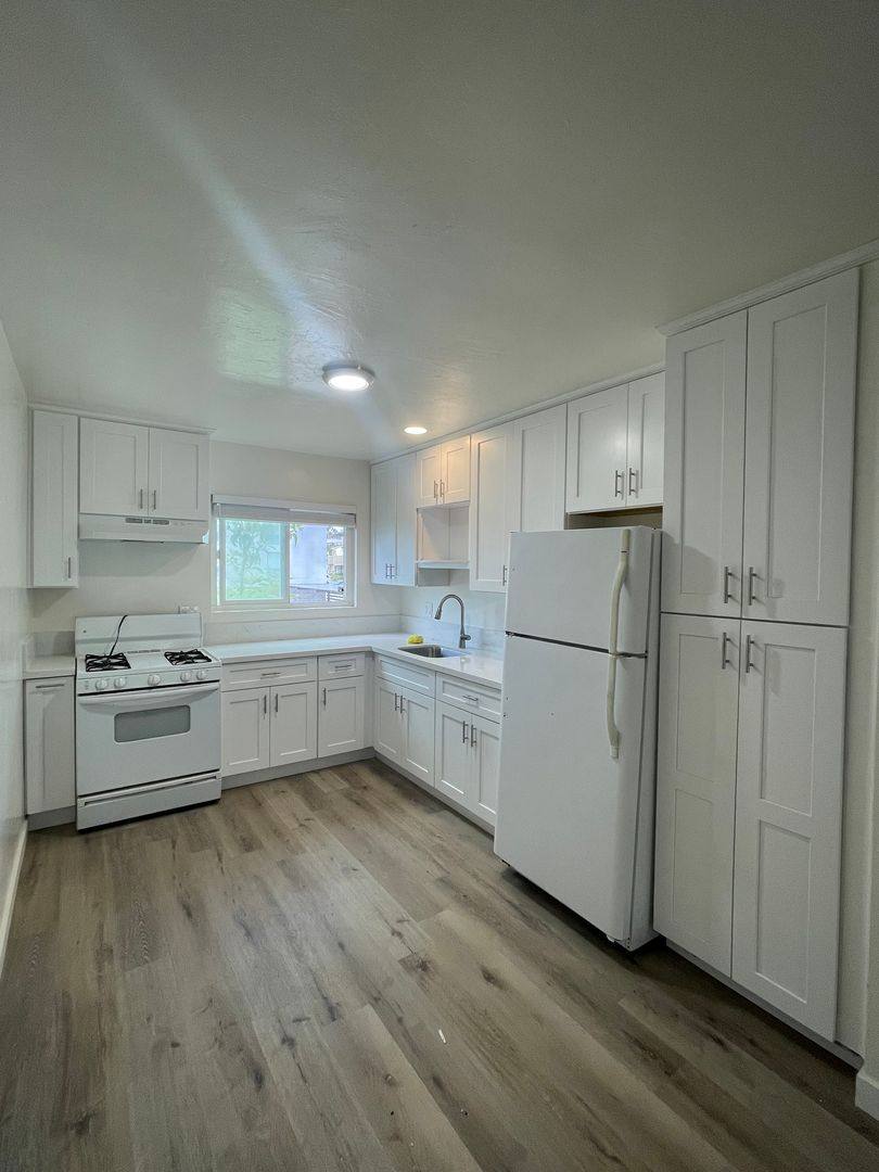 Apartment for rent at 4323 Mission Bay Dr, San Diego, CA 92109