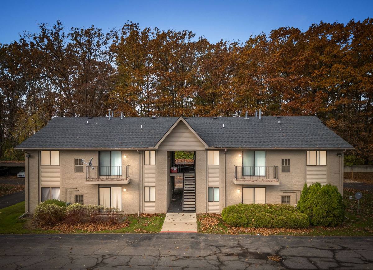 Apartment for rent at 23243 E 15 Mile Rd, Clinton Township, MI 48035