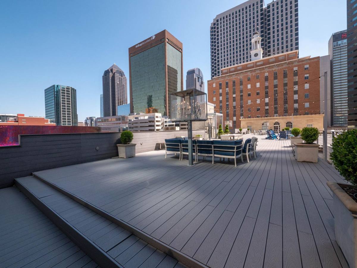 Apartment for rent at 400 N Ervay St, Dallas, TX 75201