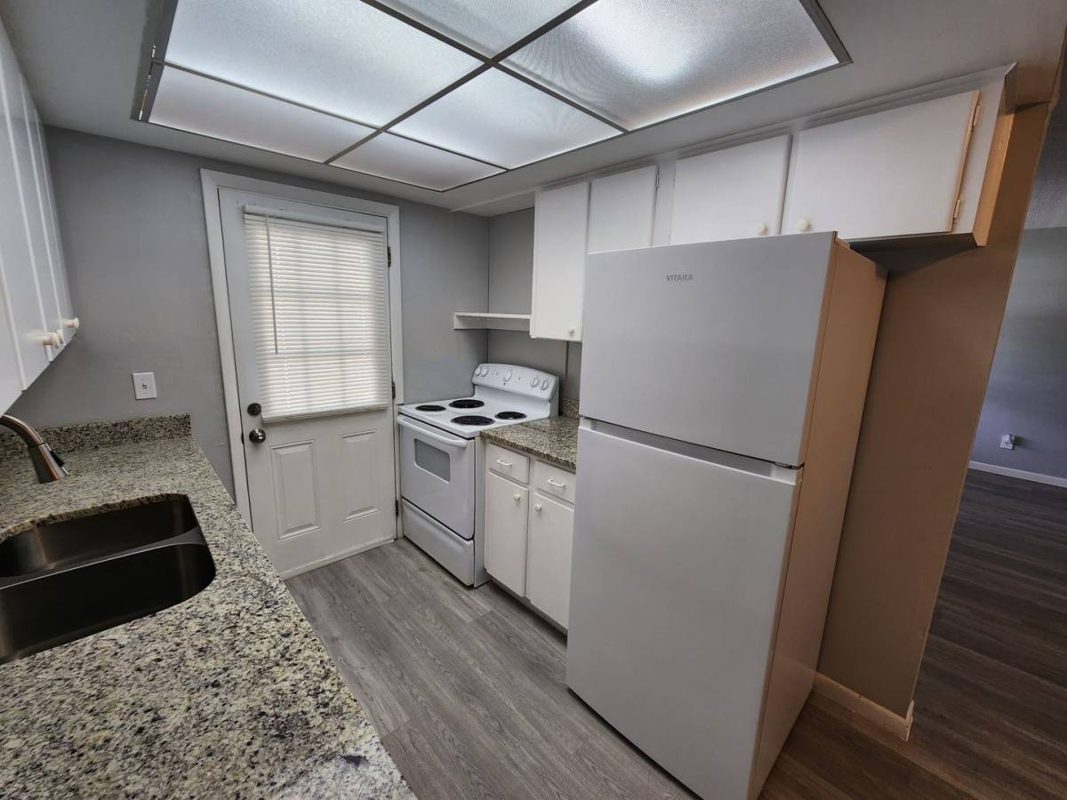 Apartment for rent at 2501 Renatta Dr, Largo, FL 33770