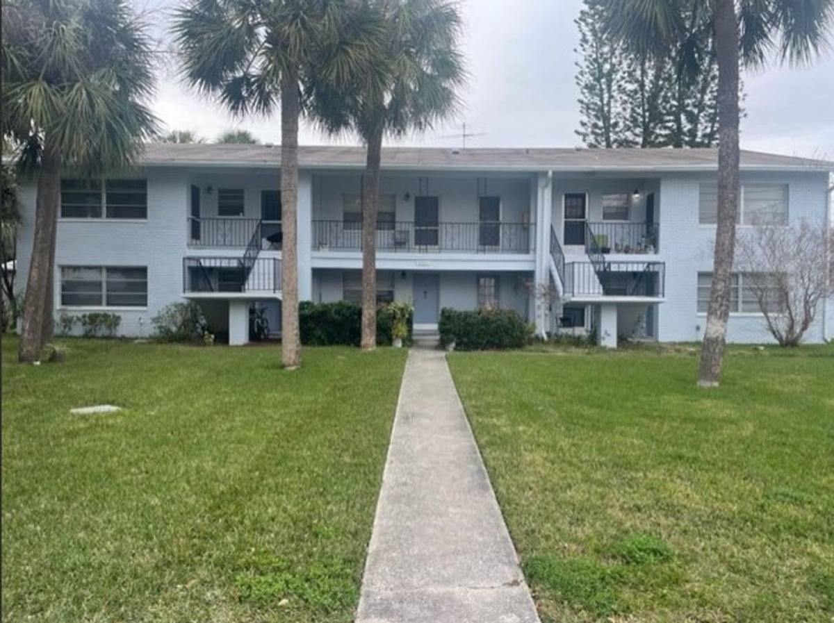 Apartment for rent at 2501 Renatta Dr, Largo, FL 33770