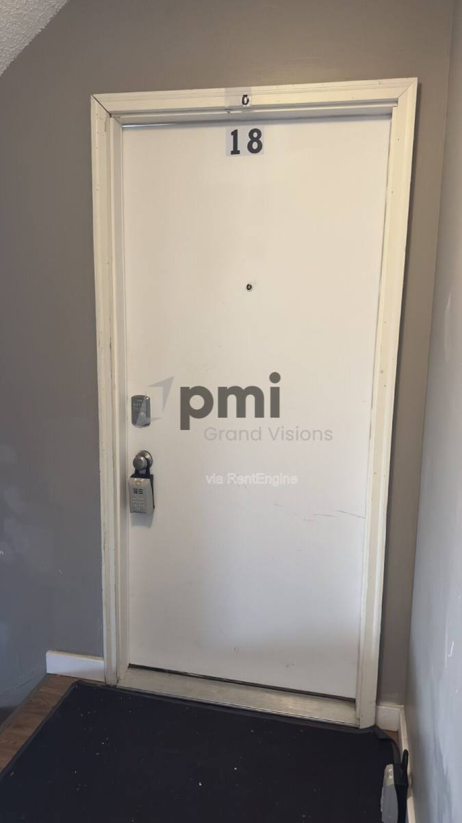 Apartment for rent at 24 W Buchanan Ave #18, Charleston, IL 61920