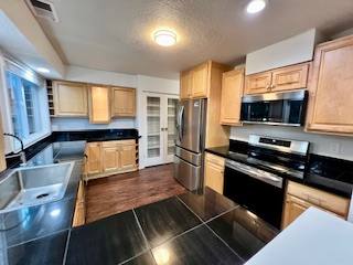 Condo for rent at 7501 N Edgewater Ave, Portland, OR 97203