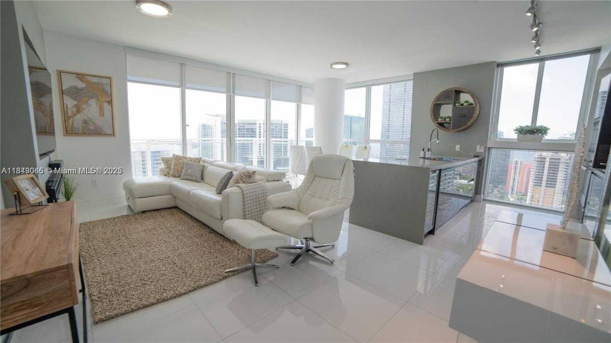 Apartment for rent at 1080 Brickell Ave, Miami, FL 33131