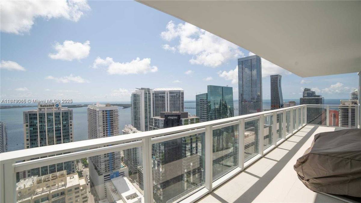 Apartment for rent at 1080 Brickell Ave, Miami, FL 33131