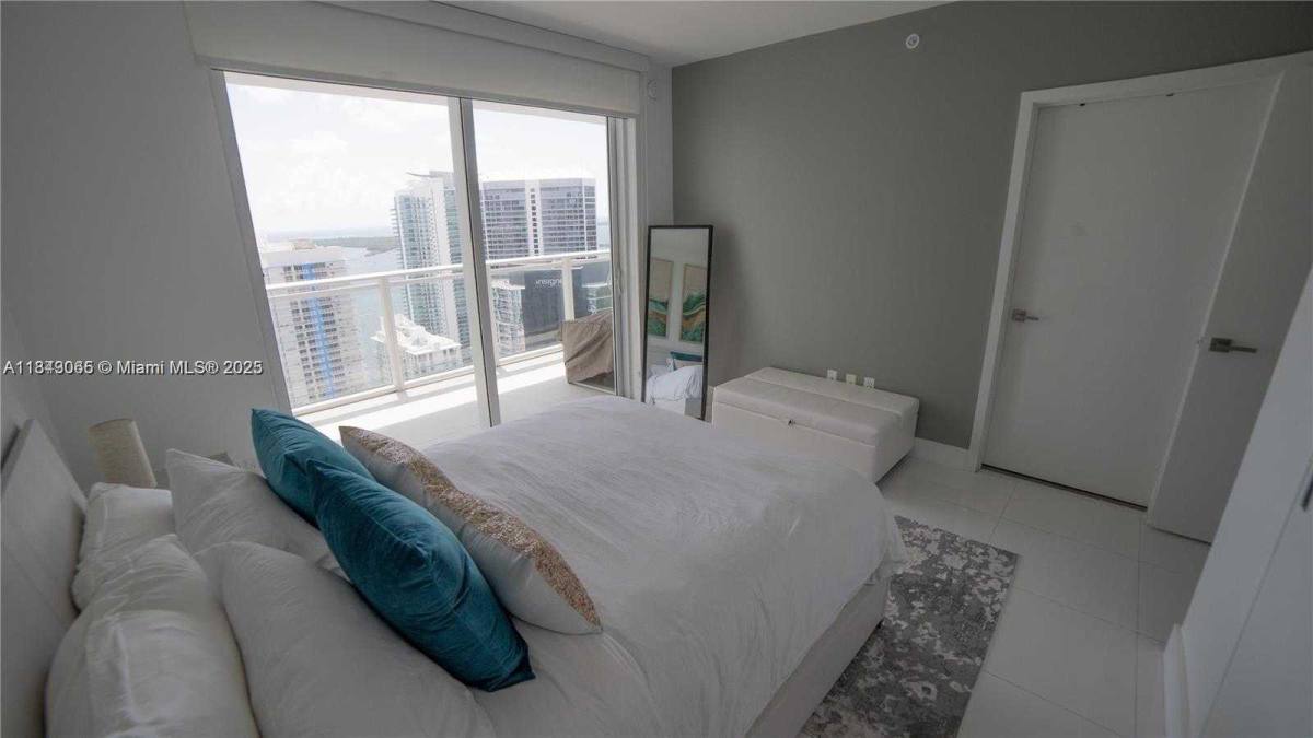 Apartment for rent at 1080 Brickell Ave, Miami, FL 33131