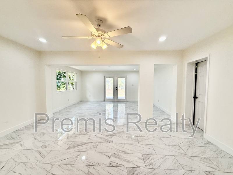 House for rent at 2014 Pinehurst Dr, Clearwater, FL 33763