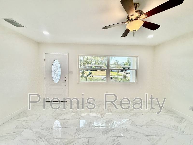 House for rent at 2014 Pinehurst Dr, Clearwater, FL 33763