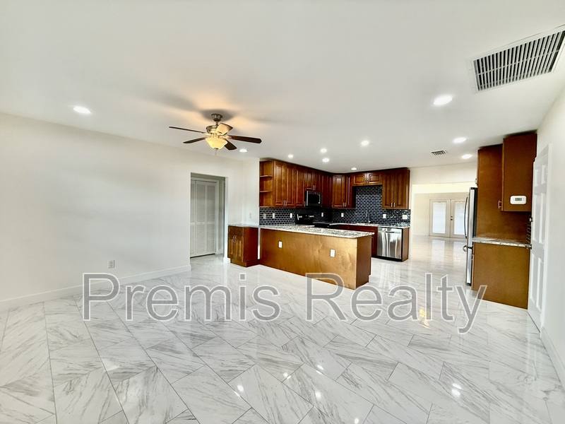 House for rent at 2014 Pinehurst Dr, Clearwater, FL 33763
