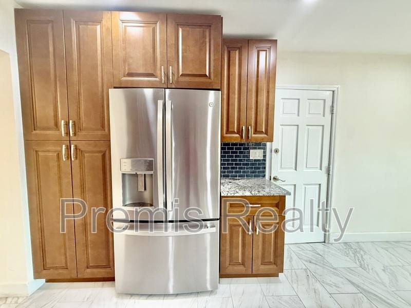 House for rent at 2014 Pinehurst Dr, Clearwater, FL 33763