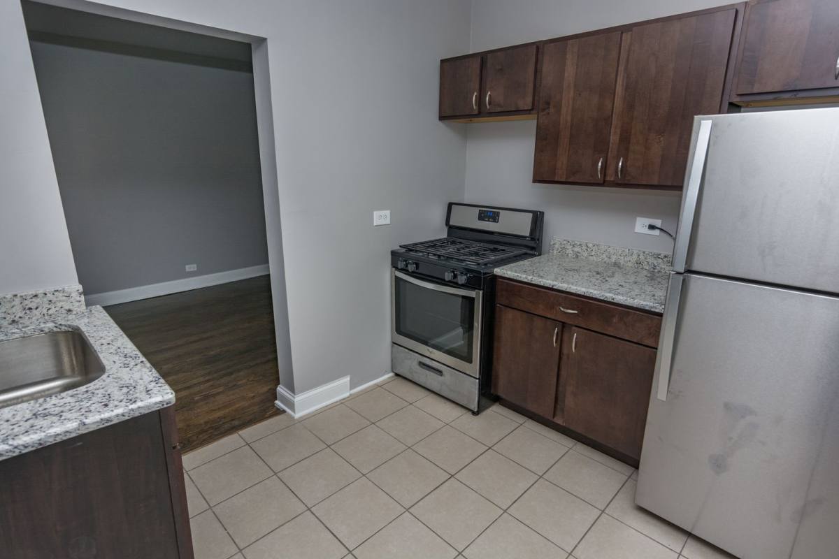 Apartment for rent at 7625 S E End Ave, Chicago, IL 60649