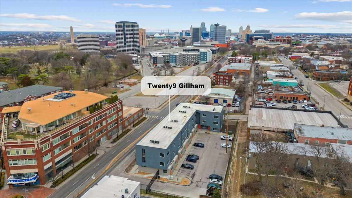 Apartment for rent at 2901 Gillham Rd, Kansas City, MO 64108