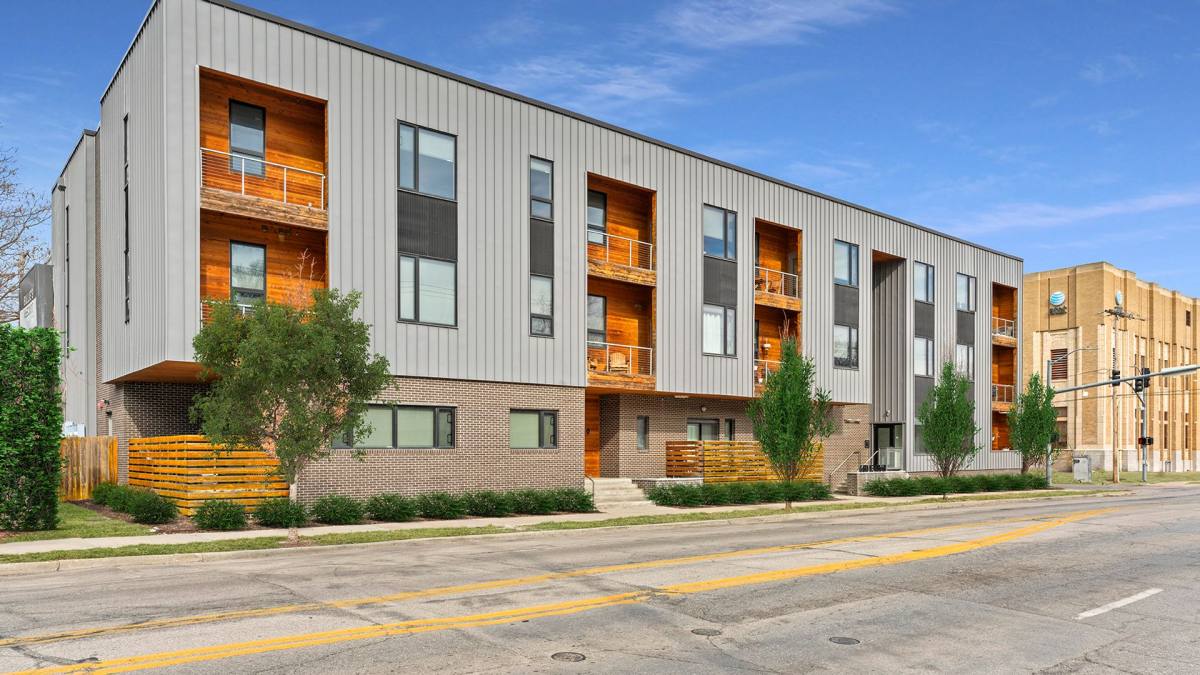 Apartment for rent at 2901 Gillham Rd, Kansas City, MO 64108