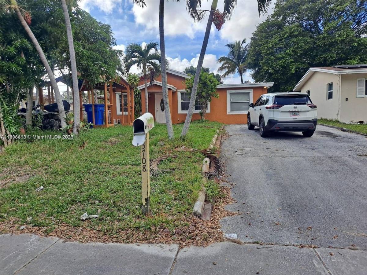 House for rent at 3708 SW 58th Ave, Hollywood, FL 33023