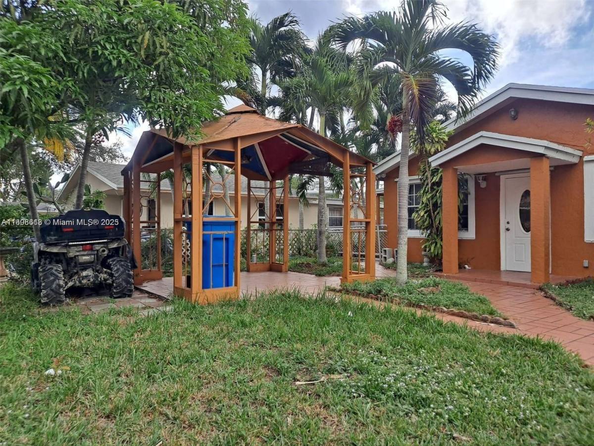 House for rent at 3708 SW 58th Ave, Hollywood, FL 33023