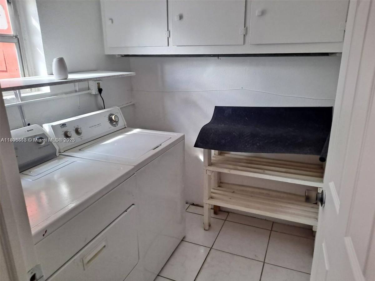 House for rent at 3708 SW 58th Ave, Hollywood, FL 33023
