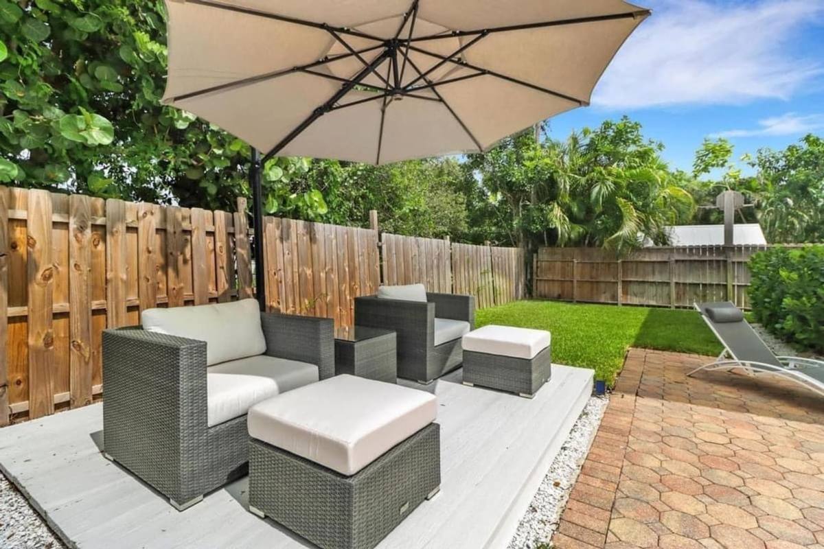 House for rent at 1097 Frank Whiteman Blvd, Naples, FL 34103