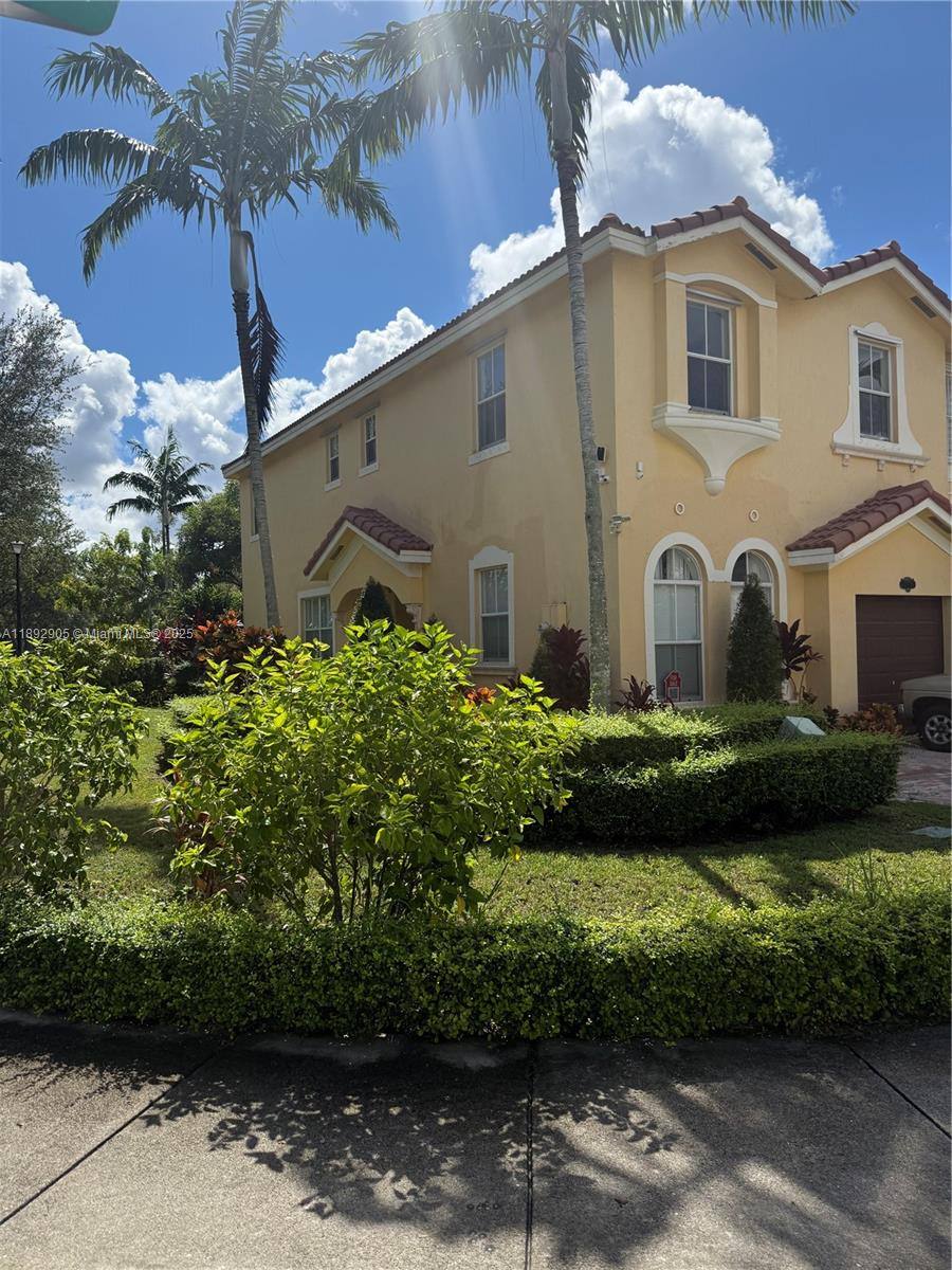 Townhouse for rent at 15030 SW 9th Terrace, Miami, FL 33194