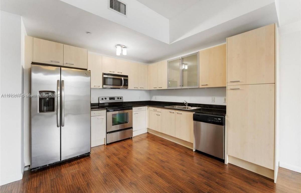 Apartment for rent at 1350 NW 8th Court #5, Miami, FL 33136