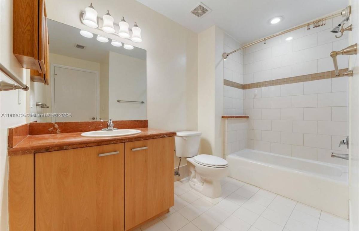 Apartment for rent at 1350 NW 8th Court #5, Miami, FL 33136