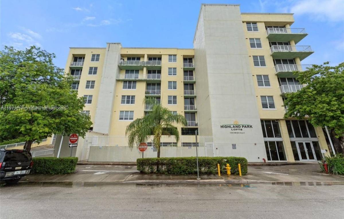 Apartment for rent at 1350 NW 8th Court #5, Miami, FL 33136