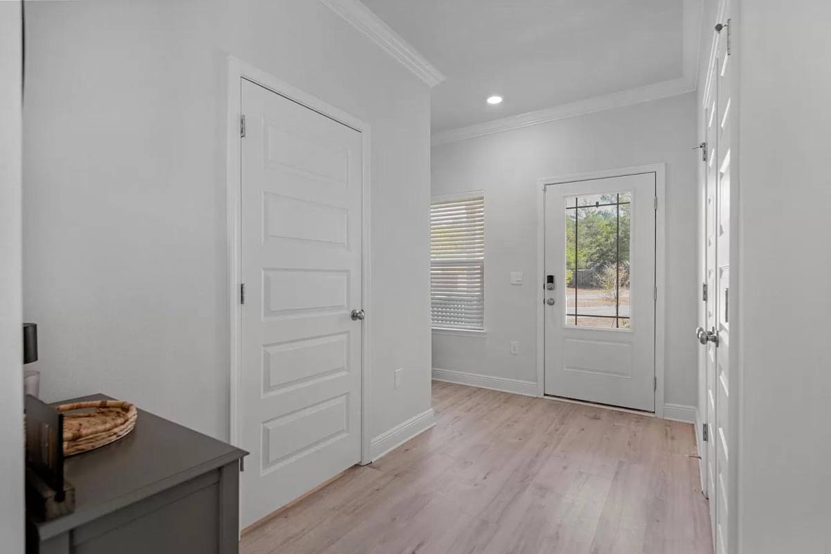 House for rent at 183 Hammock Oaks Blvd, Freeport, FL 32439
