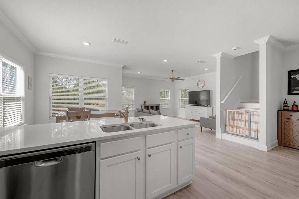 House for rent at 183 Hammock Oaks Blvd, Freeport, FL 32439