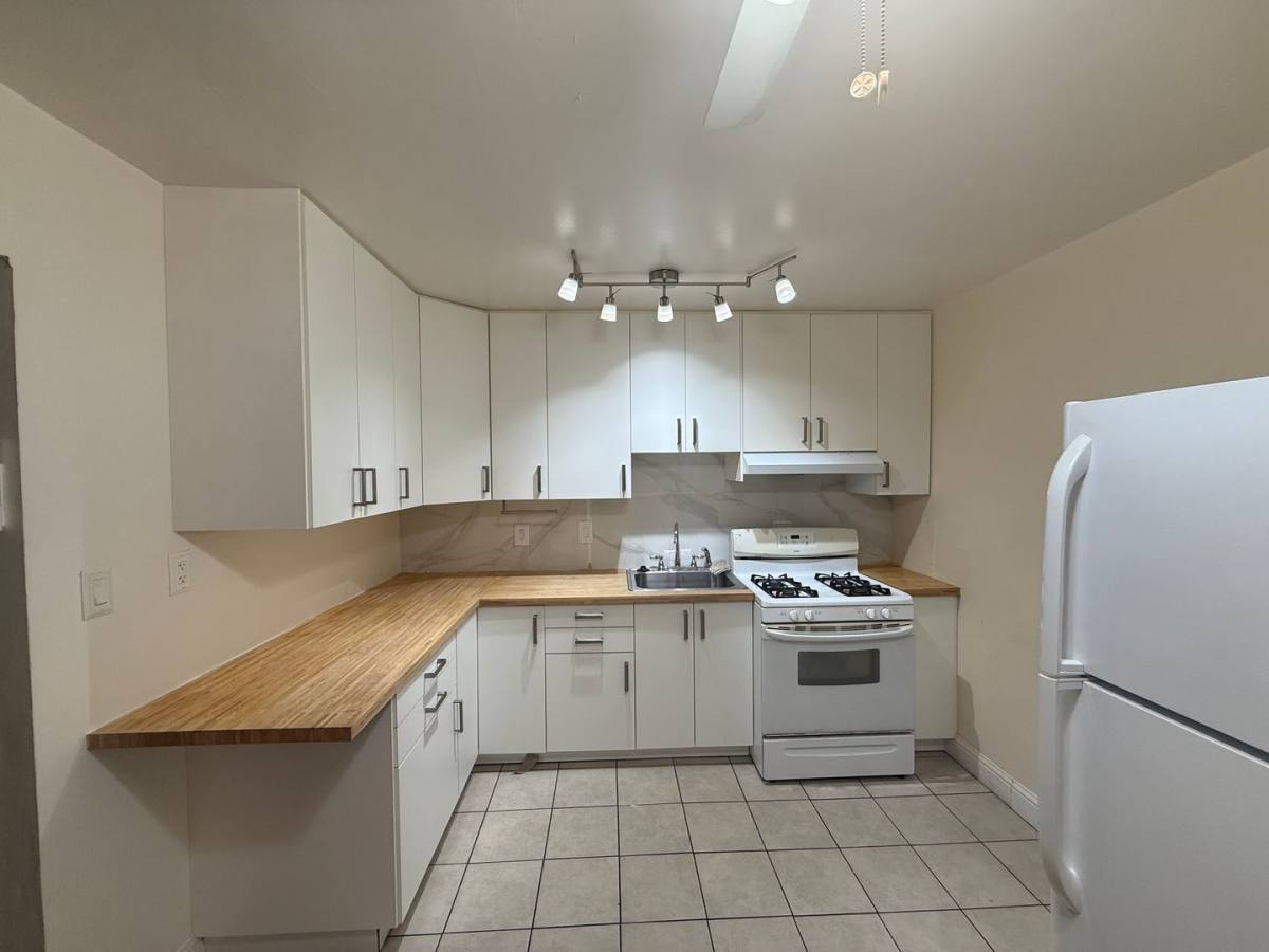 Apartment for rent at 114 Carolina St, Vallejo, CA 94590